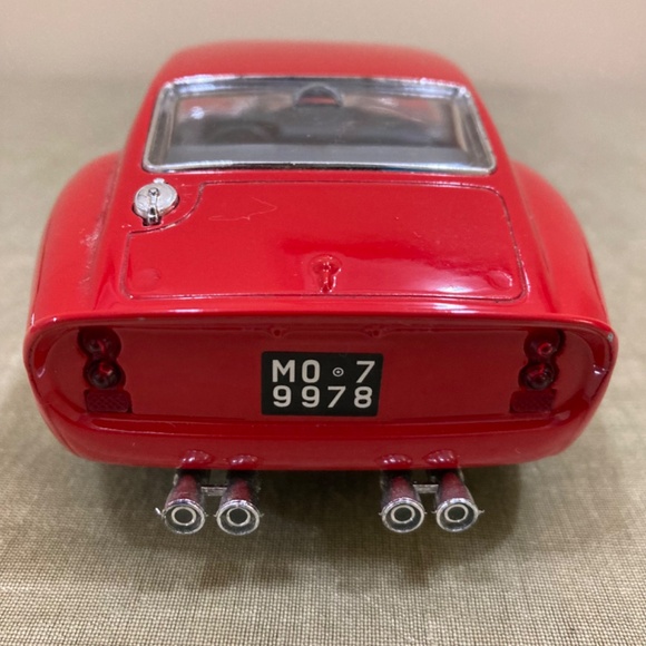 Ferrari 250 GTO 1962 Scale 1/24 - Picture 3 of 8